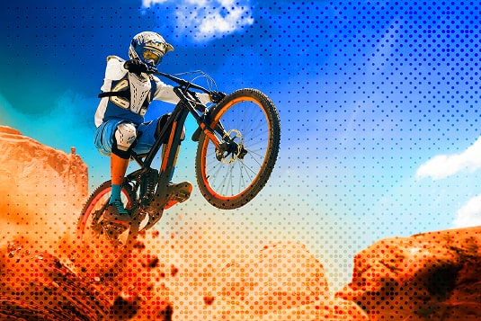 רוכב אופני שטח בזינוק