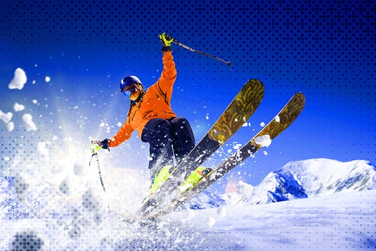 גולש סקי מבצע קפיצה בשלג.